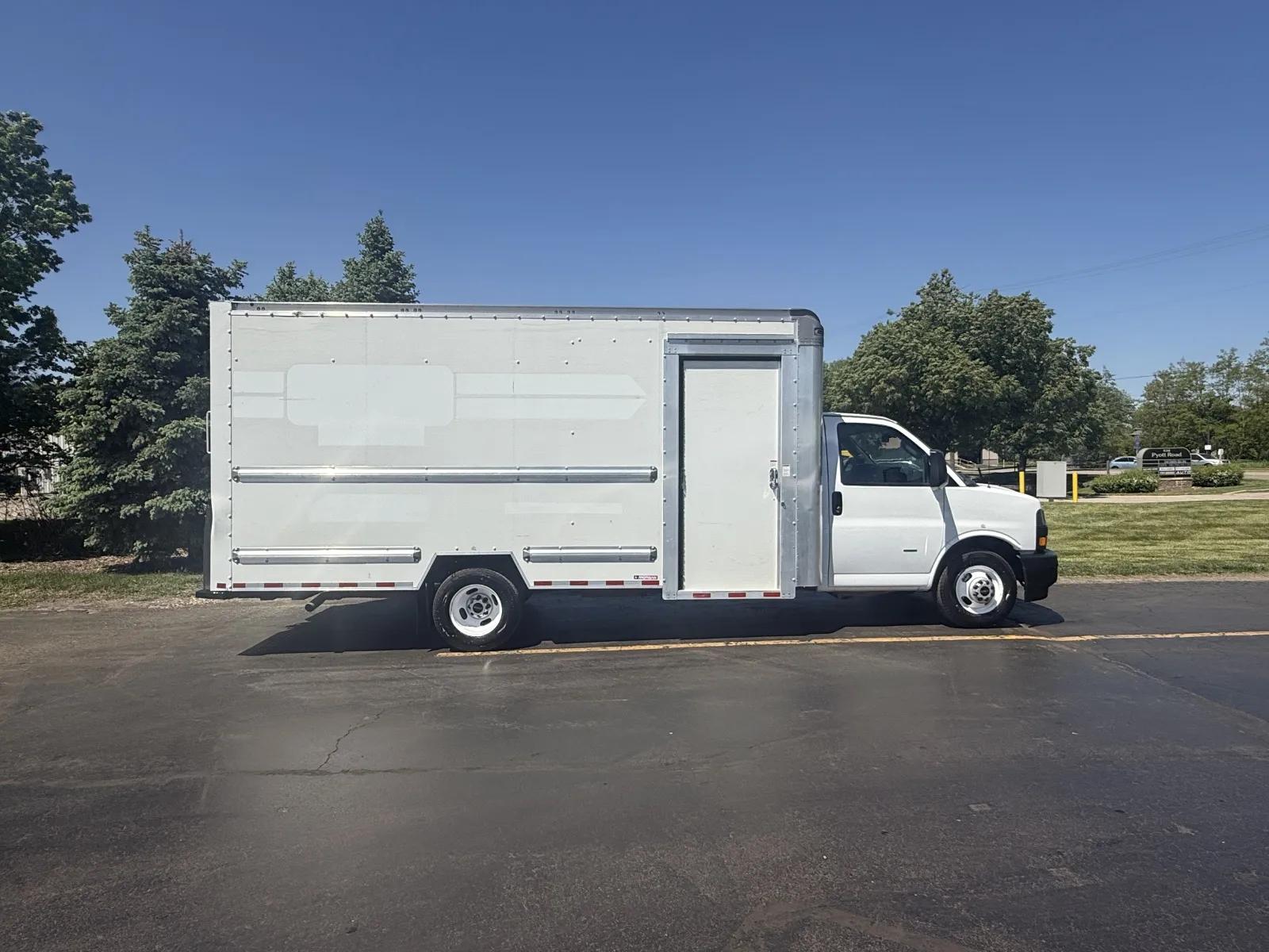gmc savana cutaway 2022 7GZ37TC78NN011649 image gmc savana cutaway 2022 7GZ37TC78NN011649 image